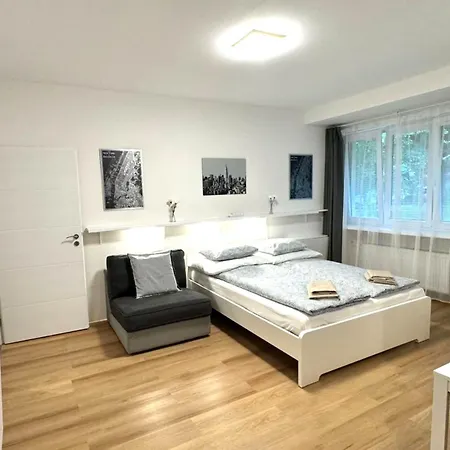 Lägenhetshotell Hillside Prag