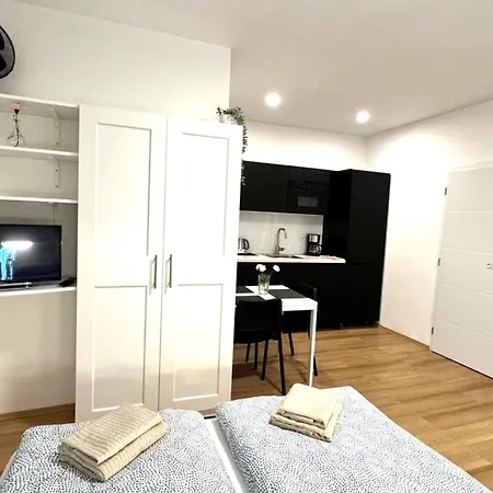 Hillside شقة فندقية