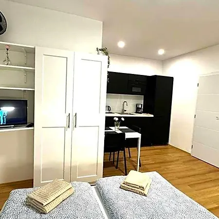 Hillside شقة فندقية