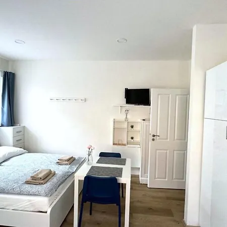 Hillside Aparthotel